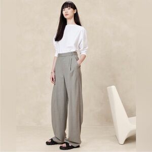 NWT! Banana Republic Light Gray Siena Wide-Leg Italian Wool Pant - Multiple🧡